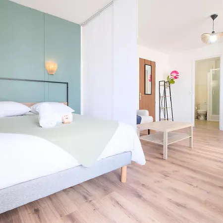 Panoramic, View And Comfort
