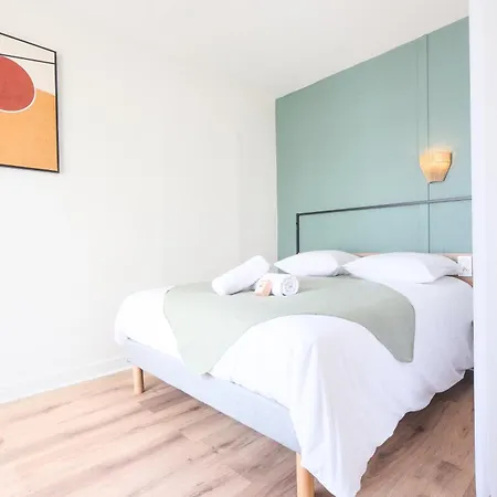 Panoramic, View And Comfort *